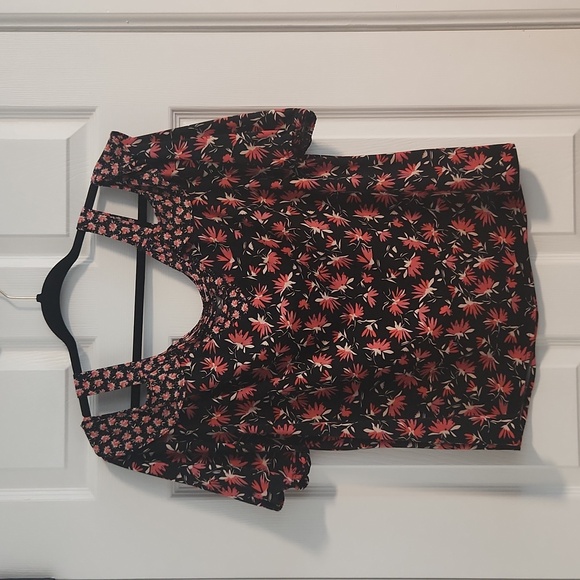 Maurices cold shoulder top - Picture 1 of 6